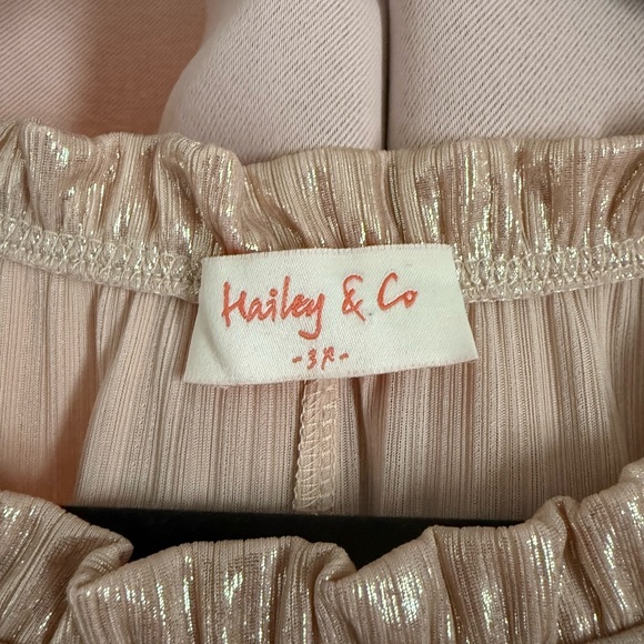 Gold Blouse - Picture 2 of 2